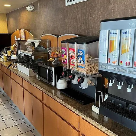 Days Inn By Wyndham Tulsa Central 